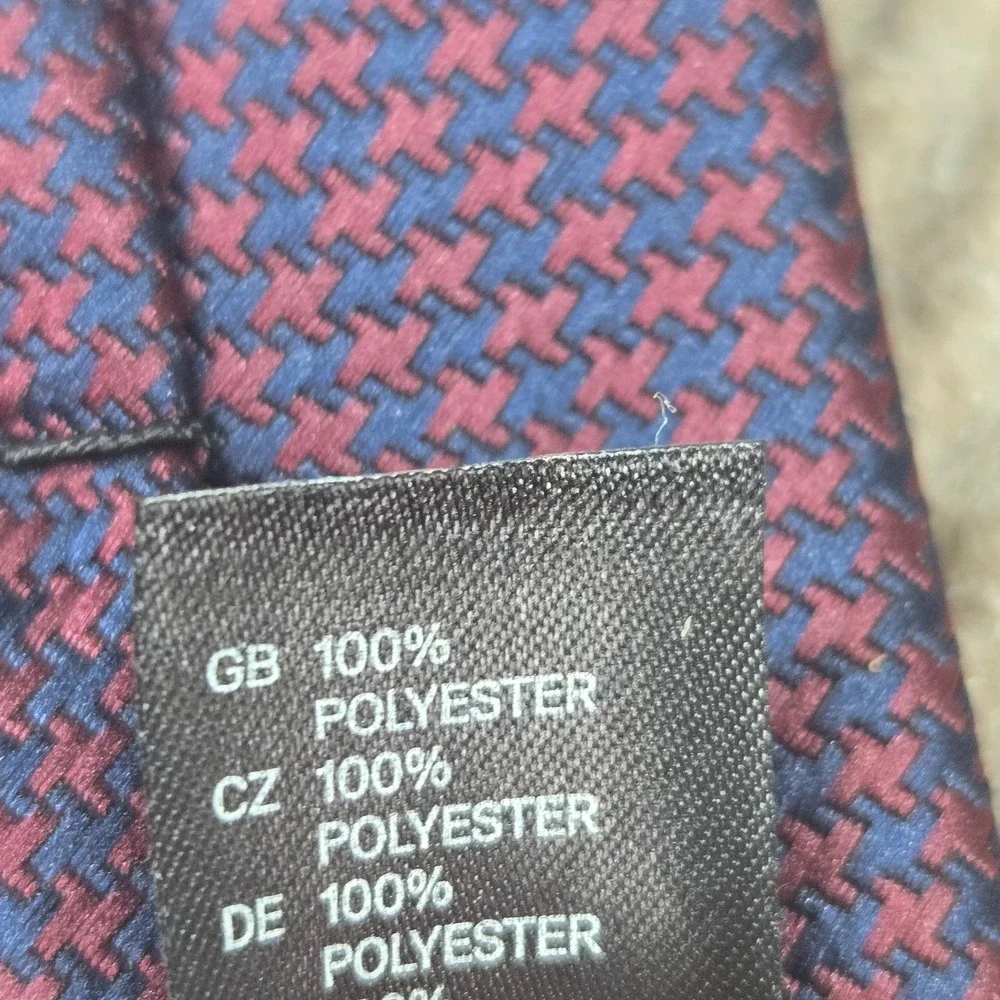 H&M Mens Slim Burgundy Navy Blue Houndstooth Pattern Necktie